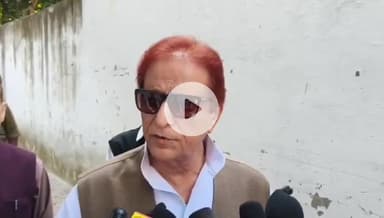 रामपुर: लखनऊ से रामपुर पहुंचे आजम ने कोर्ट का शुक्रिया अदा किया, अपने राजनीतिक विरोधी आकाश सक्सेना पर कट्टे बेचने का आरोप लगाया