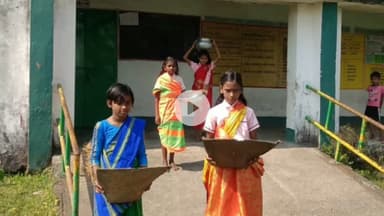 बलियापुर: बलियापुर के उत्क्रमित प्राथमिक विद्यालय में नुक्कड़ नाटक का आयोजन किया गया