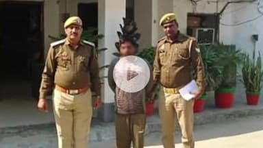 रामपुर: शनिवार को थाना सिविल लाइन क्षेत्र में पुलिस ने आर्म्स एक्ट के एक वारण्टी आरोपी को किया गिरफ्तार