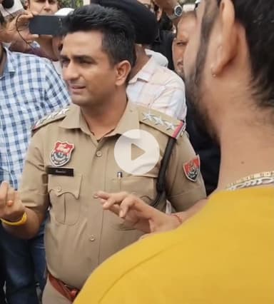 KARNAL LIVE: SHO करनाल रामलाल शर्मा — जनता कहती है ‘पुलिस हो तो ऐसी!’ हरियाणा के ईमानदार और जांबाज अफसर की मिसाल"
#Karnal #HaryanaPolice #RamlalSharma #HonestOfficer #JambazPolice #DutyFirst #P