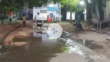 नवादा: नवादा के सदर अस्पताल में गंदे पानी से आ रही बदबू, उप अधीक्षक चेंबर से लेकर विसर्जन चैंबर तक गंदगी