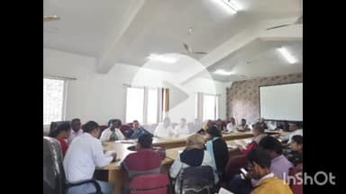 सिसई: उपायुक्त गुमला के निर्देशानुसार प्रखंड कार्यालय में स्थापना दिवस की तैयारी हेतु बैठक का आयोजन