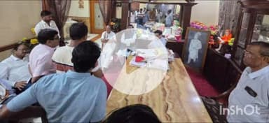 अहेरी: अहेरीत येथे माजी खा.अशोक नेते यांची माजी राज्यमंत्री राजे अम्ब्रिशराव यांच्या निवास्थानी भेट, राजकीय विषयावर गहण चर्चा