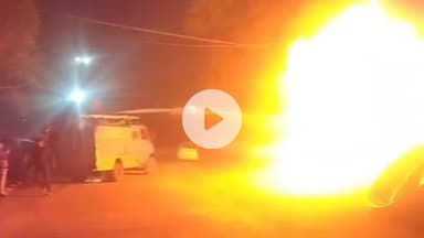 छपारा: छपारा कृषि केंद्र के सामने बिजली के तार टूटने से प्लास्टिक के पाइपों में लगी आग