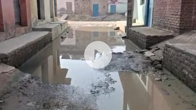 बदायूं: #बदायूं के विकासखंड सालारपुर क्षेत्र की ग्राम पंचायत मई रजऊ के मुख्य मार्ग पर जल भराव होने #budaun #uttrapradesh #up360