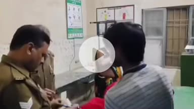 तिलहर: कटरा थाना क्षेत्र में खुदागंज रोड पर स्कूटी और बाइक की आमने-सामने टक्कर, दो लोग घायल हुए