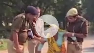 झांसी: 80 साल की बुजुर्ग महिला थाना सीपरी बाजार पहुंचकर बोली- मुझे बहुओं से बचा लो, जमीन के लिए मरती हैं मुझे