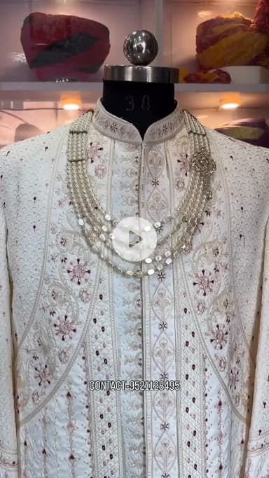 खेरथला साफा हॉउस दूल्हे बारातियों, और दुल्हन के लिए साफा शेरवानी लहंगा  किराए एवं खरीदने के लिए संपर्क करे। पहले बुकिंग करवाना होगा 9521128495 8118875259