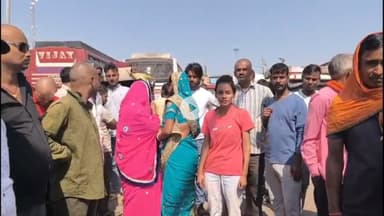 गिरिडीह: बस स्टैंड पर बदमाशों ने ऑटो सवार यात्रियों से की मारपीट और छीनतई