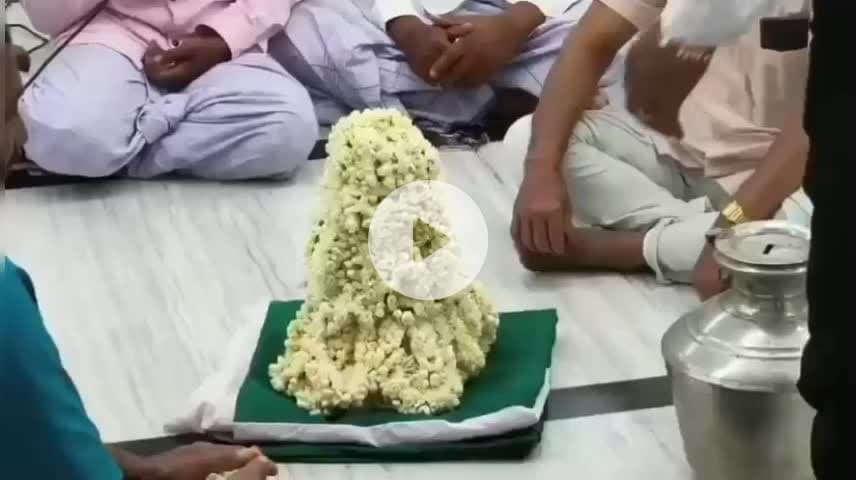 கமுதி: கீழ ராமநதி பள்ளிவாசலில் சந்தனக்கூடு திருவிழா இளைஞர்கள் களி கம்பு நடனம்