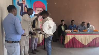 बीना: ग्राम हिरण छिपा के अंबेडकर भवन में रोजगार मार्गदर्शन शिविर आयोजित, बड़ी संख्या में छात्र-छात्राएं उपस्थित