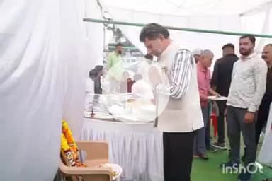 जगदलपुर: जगदलपुर में भाजपा प्रदेश अध्यक्ष व विधायक किरण देव ने स्व. शंभूनाथ त्रिपाठी की प्रथम पुण्यतिथि पर श्रद्धांजलि दी