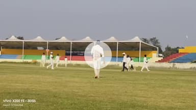 लोहरदगा: लोहरदगा बीएस कॉलेज स्टेडियम में सीटीसी येलो ने यूथ सेंटर को हराकर बी डिवीजन क्रिकेट लीग फाइनल जीता