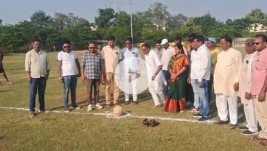 बगोदर: बगोदर स्टेडियम में सांसद खेल महोत्सव का शुभारंभ हुआ