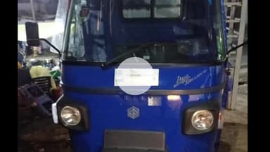 लोहरदगा: लोहरदगा में मिला लावारिस मालवाहक टेम्पू, सोशल मीडिया पर मालिक की तलाश जारी