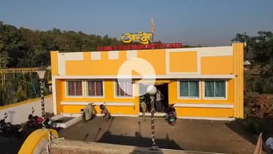 छपारा: छ्पारा बायपास चौराहे पर तेज रफ्तार ट्रक ब्रेक फेल होने से रेस्टोरेंट के पास पलटा