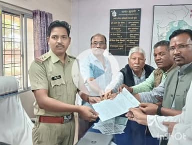 कांग्रेस जिला अध्यक्ष ने रामानुजगंज के पूर्व विधायक के खिलाफ कुसमी थाने में की शिकायत