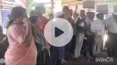 जगदलपुर: कृषि मंडी में बस्तर संभाग सहकारी समिति कर्मचारी संघ की चार सूत्री मांग को लेकर अनिश्चितकालीन हड़ताल का आज सातवां दिन