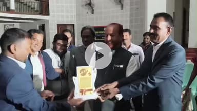 लोहरदगा: पुराना नगर भवन: कराटे चैंपियनशिप में पूर्व कराटेकार हाजी अफसर कुरैशी सम्मानित