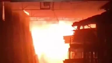 हुज़ूर: भोपाल: भारत टॉकीज रोड स्थित नेशनल सॉ मिल में भीषण आग, 4 दुकानें भी चपेट में