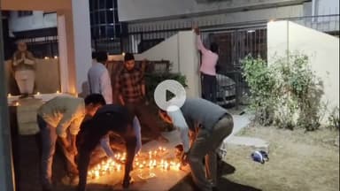 किसान नेता देवस्वरूप पटेल की अगुवाई में बीसलपुर पटेल पार्क में जलाए गए 150 दीपक।