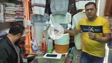 हैदर अली एक्टर अपने दोस्त  सनी की कपड़ोकी शॉप जो गांधीघर के टपरे के पास मैनरोड पर है झाँसी मे नारिया बाज़ार मे ऐडकरते हुए