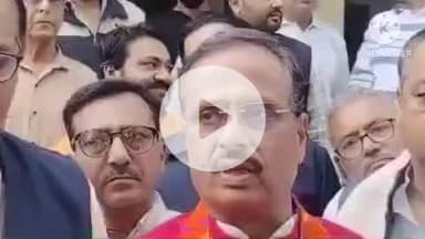 हमीरपुर: जिला मुख्यालय में पहुंचे पूर्व उप मुख्यमंत्री भाजपा नेता ने प्रेस से बिहार में सरकार बनने की जानकारी दी