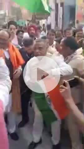 कानपुर: आयोजित आत्मनिर्भर भारत संकल्प अभियान के प्रोफेशनल कार्यक्रम में उत्तर प्रदेश के उपमुख्यमंत्री बृजेश पाठक शामिल हुए