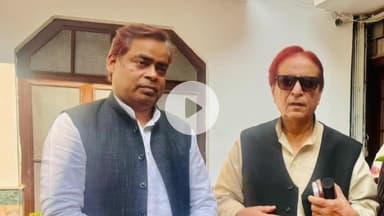 रामपुर: समाजवादी पार्टी के वरिष्ठ नेता मोहम्मद आजम खान से मिलने पहुंचे सपा नेता आरके वर्मा, की मुलाकात