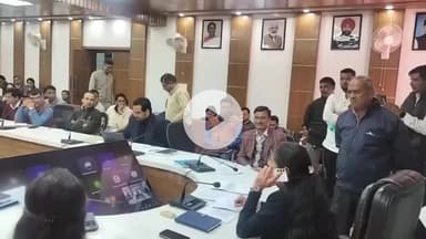 टिहरी: डीएम खंडेलवाल ने जनता दरबार में सुनी लोगों की समस्याएं, विभिन्न विभागों से संबंधित 68 शिकायतें दर्ज हुईं