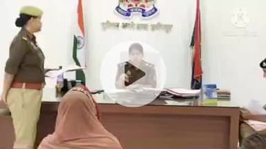 हमीरपुर: पुलिस कार्यालय में पुलिस अधीक्षक ने फरियादियों की शिकायतें सुनीं