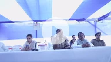 शिवसागर: शिवसागर प्रखंड क्षेत्र में चुनाव को शांतिपूर्ण रूप से सम्पन्न कराने के लिए डीएम और पुलिस अधीक्षक ने की प्रेस ब्रीफिंग