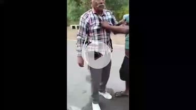 झांसी: पोस्टमार्टम हाउस पर मुर्दे को ले जाने को लेकर दो एंबुलेंस चालकों के बीच हुई मारपीट, वीडियो वायरल