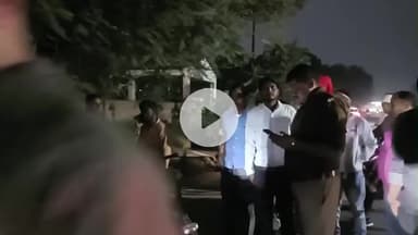 इटावा: इंजीनियरिंग कॉलेज से हॉस्टल लौट रही पांच छात्राओं को पल्सर बाइक सवार ने मारी टक्कर, जिला अस्पताल में इलाज जारी