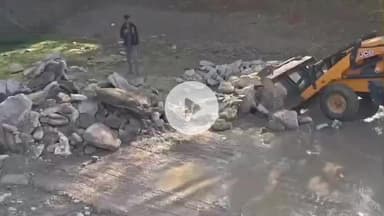 लाडपुरा: कोटा में नान्ता नहर में विकास कार्य के नाम पर तोड़फोड़, मजबूत फर्श को जेसीबी से तोड़ा, जनता के लाखों रुपये की बर्बादी