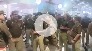 कानपुर: दिल्ली में कार विस्फोट के बाद कानपुर में हाईलाइट मोड पर, कानपुर सेंट्रल पर पुलिस और जवानों ने किया सघन चेकिंग अभियान