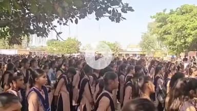 सारंगपुर: संडावता के शासकीय हायर सेकेंडरी स्कूल में वंदे मातरम के 150 साल पूरे होने पर 400 बच्चों ने किया सामूहिक गान