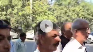 जगाधरी: लघु सचिवालय में किसान मोर्चा का प्रदर्शन, पोर्टल बंद करने पर जिला उपायुक्त को सौंपा ज्ञापन