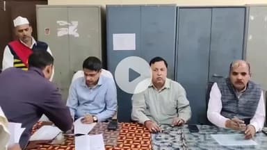 भिंड नगर: कलेक्टर ने कलेक्ट्रेट कक्ष में 90 से अधिक शिकायती आवेदनों पर जनसुनवाई की