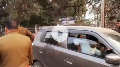 भिंड नगर: दिल्ली ब्लास्ट के बाद भिंड पुलिस अलर्ट, इंदिरा गांधी चौराहे पर चलाया सघन चेकिंग अभियान