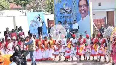 कांके: सीएम आवास से राज्य स्थापना के 25वें वर्ष पर जन-जागरूकता वाहन को सीएम ने किया रवाना