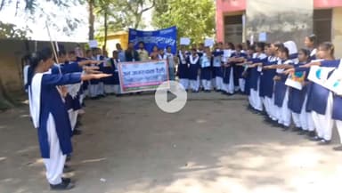 पूरनपुर: राजकीय बालिका इंटर कॉलेज की छात्राओं ने स्वच्छता एवं पर्यावरण जन जागरूकता रैली का आयोजन किया
