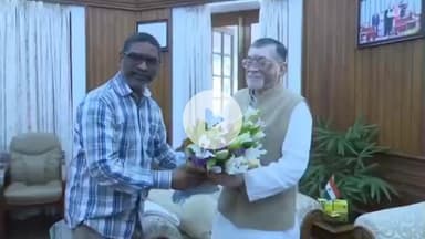 कांके: सीएम ने राजभवन में राज्यपाल से भेंट कर राज्य स्थापना दिवस समारोह में मुख्य अतिथि बनने के लिए आमंत्रित किया