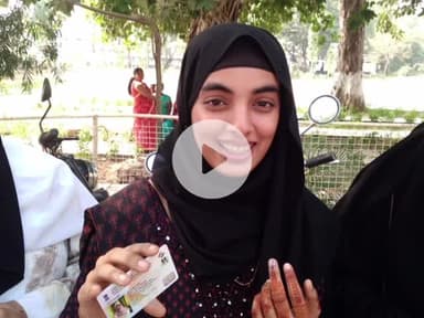 गया टाउन सीडी ब्लॉक: लोकतंत्र के महापर्व में महिला मतदाता उत्साहित, जिले में शाम 5 बजे तक 67.50% और गया टाउन में 58.43% मतदान