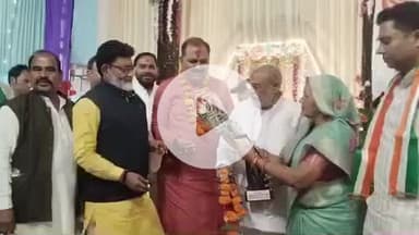 झांसी: सदर विधायक रवि शर्मा के नेतृत्व में प्रेमनगर से निकाली गई सरदार वल्लभ भाई पटेल की 150वीं जयंती पर एकता यात्रा