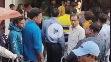 मुज़फ्फरनगर: बच्चा चुराने की कोशिश, लोगों ने मेरठ निवासी महिला को बच्चा ले जाते रंगे हाथ पकड़ा, महिला ने पागल बनने का किया ड्रामा