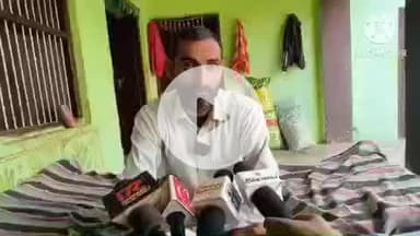 बाढड़ा: गांव ढाणी लक्ष्मण में मनीषा के पिता ने कहा, मांगे पूरी न होने पर करेंगे अनिश्चितकालीन भूख हड़ताल