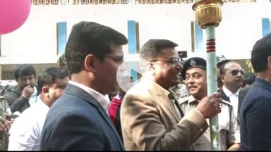 लोहरदगा: डीसी ऑफिस के पास झारखंड राज्य के 25वें स्थापना दिवस पर गौरव यात्रा में शामिल हुए विधायक प्रतिनिधि