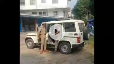 കൊടുങ്ങല്ലൂർ: മതിലകത്ത് അദ്ധ്യാപകനെ സ്കൂളിൽ കയറി ആക്രമിച്ച് പരിക്കേൽപ്പിച്ച കേസിൽ വിദ്യാർത്ഥിയുടെ പിതാവ് അറസ്റ്റിൽ