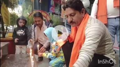 मुज़फ्फरनगर: दिल्ली आतंकी हमले के विरोध में हिंदू युवा वाहिनी ने निकाला केंडल मार्च, मृतकों को दी श्रद्धांजलि